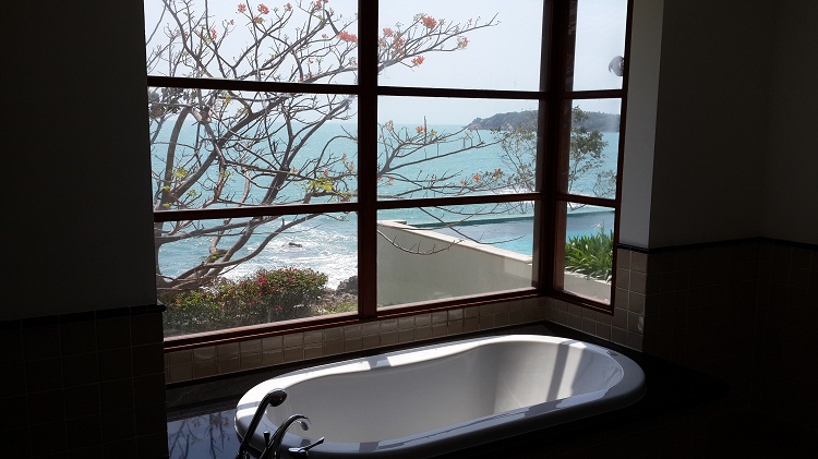 Ocean front villa - Master Bathroom